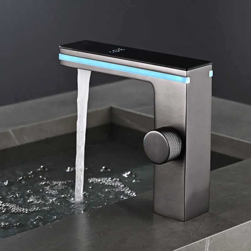 Grifo de lavabo de baño con pantalla Digital, LED inteligente, montado en cubierta de latón, grúa de lavabo, mezclador de agua fría y caliente, grifo de tocador para fregadero